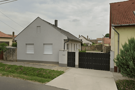 Kis családi ház
